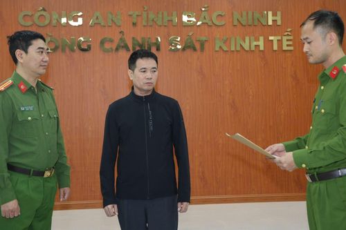 Khởi tố chủ cơ sở sản xuất giấm ăn giả ở Bắc Ninh