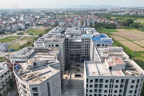 Vì sao lãi suất cho vay tăng vẫn không 'hạ nhiệt' giá bất động sản?