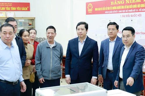 Tỉnh miền núi duy trì vận động bầu cử bằng tiếng dân tộc thiểu số để không bỏ sót cử tri