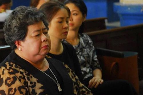 Vụ vay 249 tỷ đồng trái quy định: Em trai đang trốn truy nã của bà Hứa Thị Phấn liên quan ra sao?