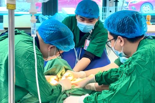 Đi khám vì nuốt vướng, người đàn ông bất ngờ hôn mê