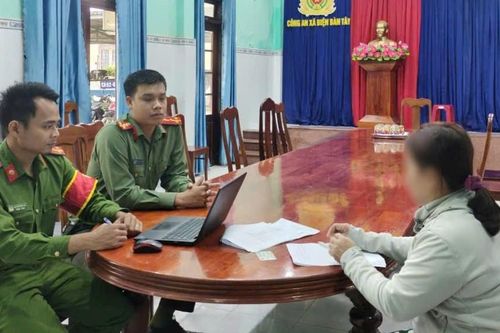 Đăng bình luận tiêu cực về bầu cử trên Facebook, người phụ nữ bị mời làm việc
