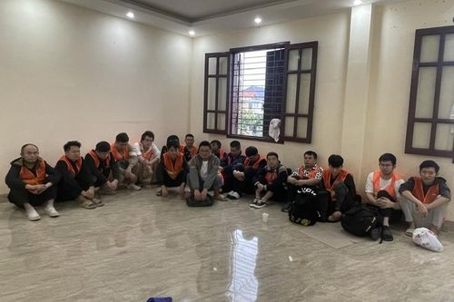 Kiểm tra cư trú, phát hiện 12 người Trung Quốc nhập cảnh trái phép