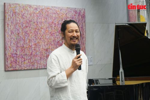 Khám phá 'Sắc xuân' qua trưng bày nghệ thuật của họa sĩ Thái Tĩnh