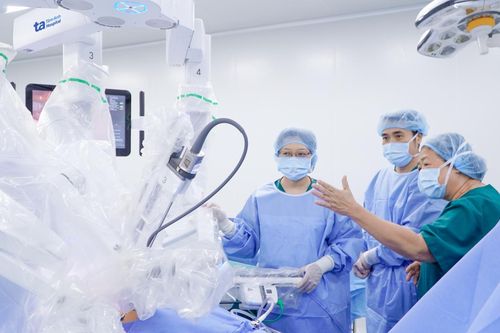Lần đầu huấn luyện phẫu thuật robot phụ khoa quy mô lớn tại Việt Nam