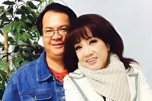 Nữ NSƯT ở tuổi U70 tận hưởng hôn nhân lãng mạn bên chồng kém 4 tuổi