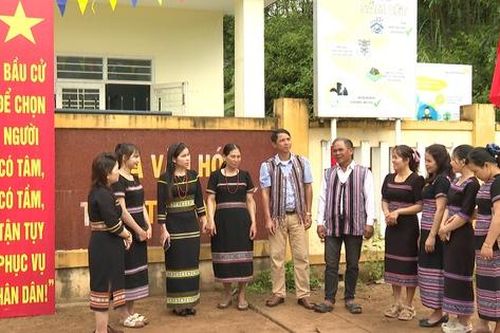 Đồng bào miền núi Quảng Ngãi náo nức chờ ngày cầm lá phiếu