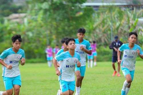 Hai đội bóng Đà Nẵng quyết giữ ưu thế tại giải U15 toàn quốc
