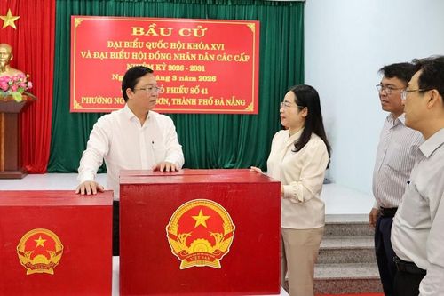 Chủ tịch Ủy ban MTTQ Việt Nam thành phố Đà Nẵng Lê Trí Thanh kiểm tra công tác chuẩn bị bầu cử