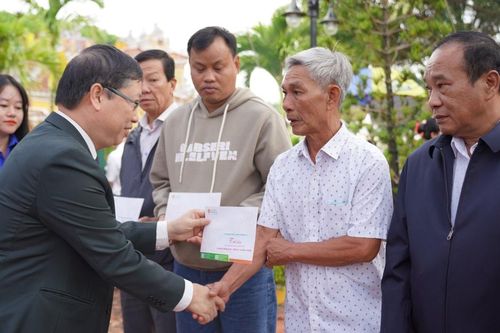 Trường Đại học Đông Á dâng hương tri ân các liệt sĩ hy sinh trong sự kiện Gạc Ma