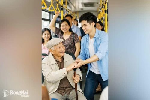 Văn hóa ứng xử nơi công cộng: Chuyện nhỏ hay vấn đề lớn?