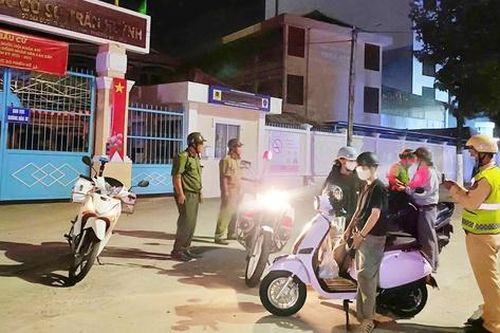 CSGT Cà Mau siết chặt giao thông phục vụ ngày hội non sông