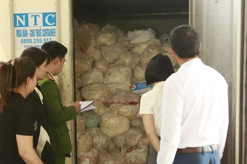 Bắc Ninh: Ngăn chặn cơ sở kinh doanh 3 tấn lòng lợn không rõ nguồn gốc