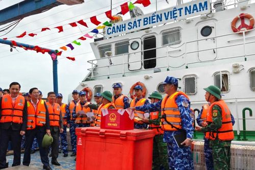 Hoàn thành bầu cử sớm ở đặc khu Bạch Long Vĩ