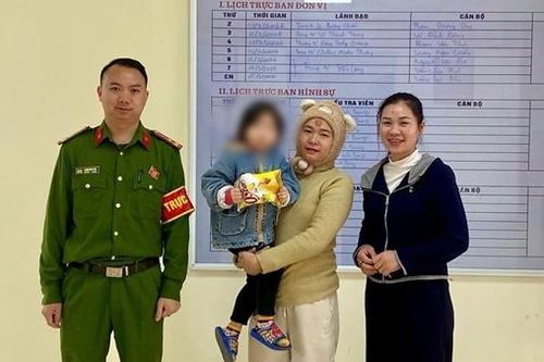 Công an xã kịp thời hỗ trợ bé gái 4 tuổi đi lạc tìm lại gia đình