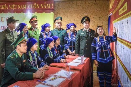 Đổi mới phương thức tuyên truyền pháp luật và thông tin bầu cử ở vùng đồng bào thiểu số