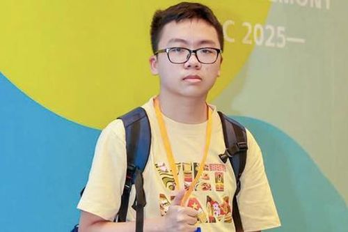 Học sinh Trường Phổ thông Năng khiếu đạt điểm cao nhất Kỳ thi Olympic Toán học châu Á - Thái Bình Dương tại Việt Nam