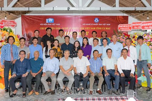 Người nghệ sĩ - nhân chứng của thời đại