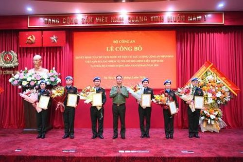 Sáu sĩ quan CAND Việt Nam lên đường thực hiện nhiệm vụ gìn giữ hòa bình tại Phái bộ UNMISS