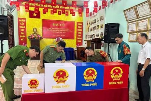 Công an phường Tân Sơn Hòa: Tích cực, chủ động với tinh thần trách nhiệm cao nhất cho ngày bầu cử