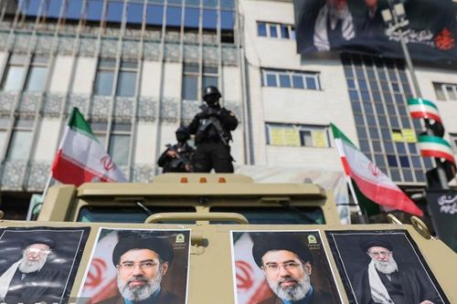 Sức mạnh 'lá chắn thép' bảo vệ tân Lãnh tụ Tối cao Iran