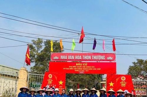 Khí thế ra quân tổng vệ sinh môi trường tại xã Hồng Sơn trước ngày bầu cử
