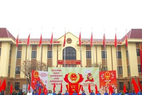 Phường Định Công: Trang hoàng rực rỡ trước ngày bầu cử