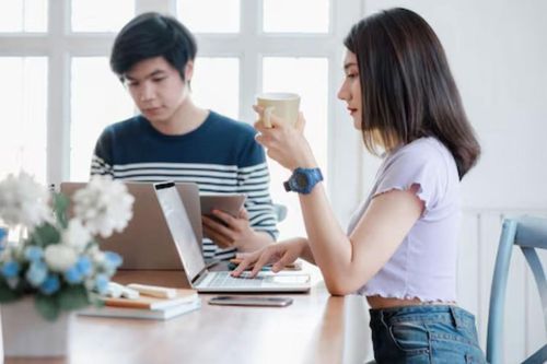 4 kiểu phụ nữ đàn ông càng yêu càng dễ 'tụt dốc' sự nghiệp