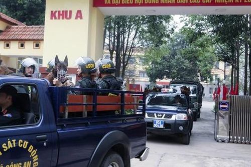 Cảnh sát đặc nhiệm luyện quân, sẵn sàng bảo đảm an toàn cho Ngày hội non sông