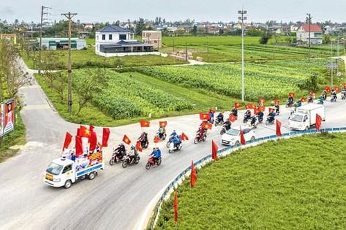 Khắp nẻo đường Hà Tĩnh rộn ràng trước ngày bầu cử