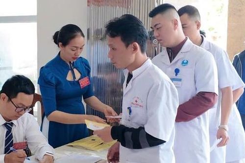 Hình ảnh cử tri đặc khu Bạch Long Vĩ đi bầu cử sớm một ngày