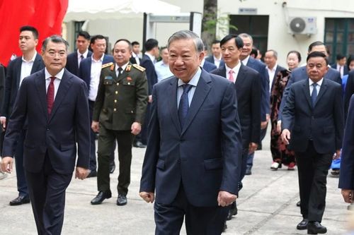 Tổng Bí thư Tô Lâm, Bí thư Thành ủy Hà Nội Nguyễn Duy Ngọc bỏ phiếu bầu cử