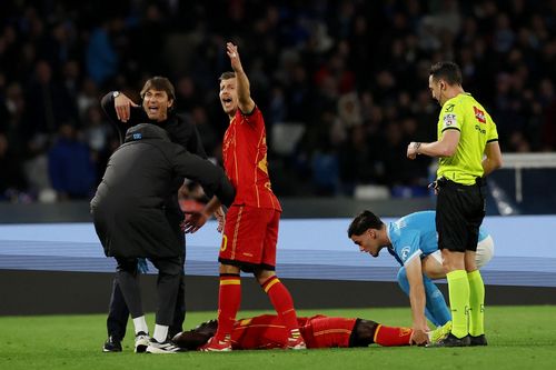 Sao Serie A đột quỵ ngay trên sân