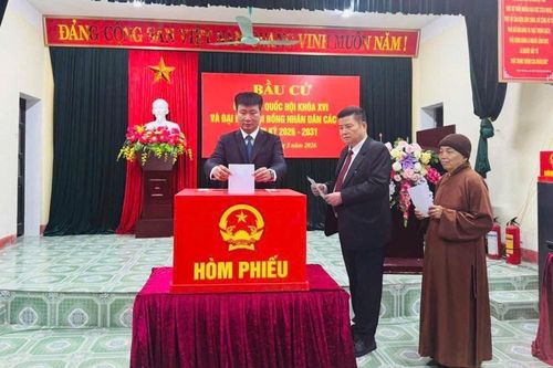 Hơn 3 triệu cử tri tỉnh Ninh Bình nô nức đi bầu cử