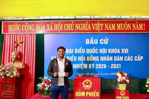 Xuân Son, Hoàng Hên lần đầu thực hiện quyền bầu cử với tư cách cử tri Việt Nam