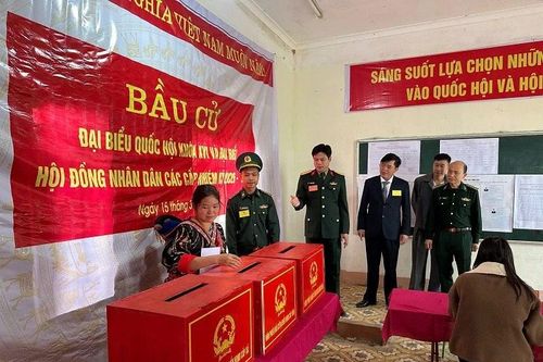 Cử tri nhiều xã biên giới tỉnh Điện Biên chủ động đi bầu cử từ sớm