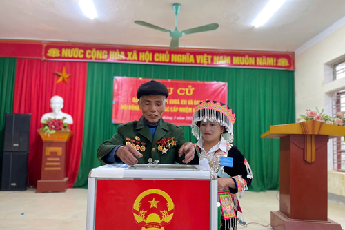 Rộn ràng ngày hội lớn nơi vùng biên Tri Lễ, Nghệ An