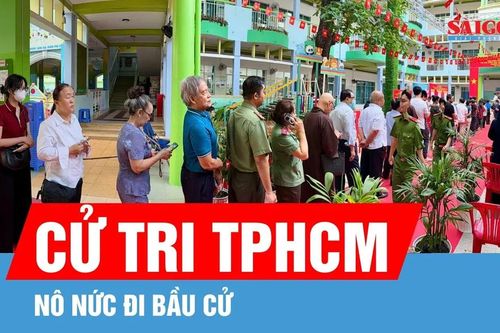Cử tri TPHCM nô nức đi bầu cử