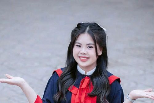 Thủ khoa 2025 chia sẻ bí quyết ôn tập và chọn ngành, chọn trường