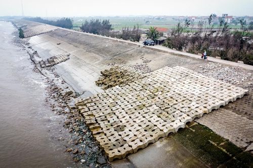 Hiện trạng kè biển Ninh Bình từng nhiều lần bị sóng đánh sập