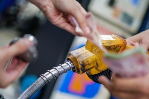 Bún, phở tăng giá 3.000-5.000 đồng; tính phương án hạ nhiệt giá xăng dầu