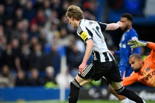 Newcastle gieo sầu cho Chelsea: Anthony Gordon định đoạt trận đấu tại Stamford Bridge