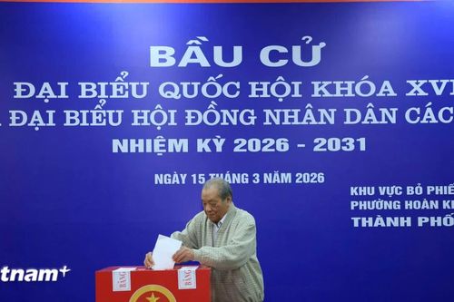 Những cử tri U100, U90 phấn khởi hòa vào ngày hội lớn của đất nước