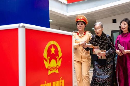 Cử tri 101 tuổi chưa từng 'bỏ lỡ' một kỳ bầu cử Quốc hội của Việt Nam