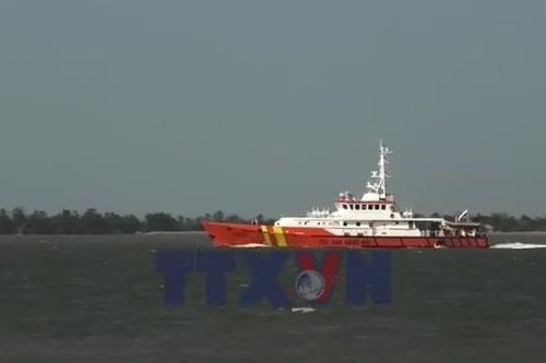 Hiệp đồng cứu nạn thành công 4 thuyền viên tàu Trường Hưng 268