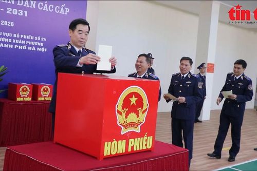 Những chiến sĩ cảnh sát biển hòa cùng Ngày hội non sông