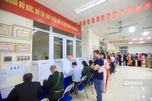 Hà Nội: Hơn 1 triệu cử tri đã đi bầu cử trước 9 giờ sáng