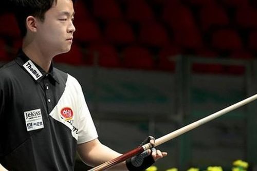 Thần đồng bi-a 18 tuổi lấy chức vô địch hơn 3,5 tỷ đồng, fan ví von là 'người xuyên không'