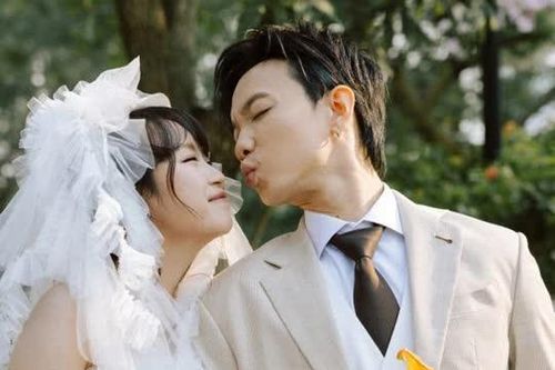Vừa xác nhận đã kết hôn, Hoàng Dũng ra mắt ca khúc được hát trong đám cưới