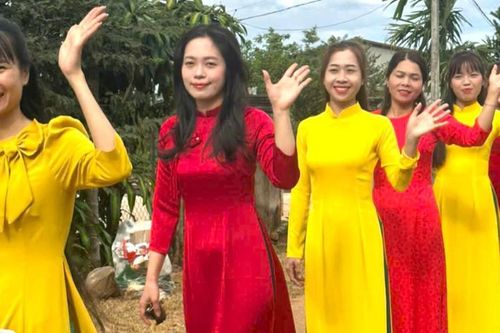 Phụ nữ Đắk Lắk hòa chung không khí hân hoan của ngày hội lớn